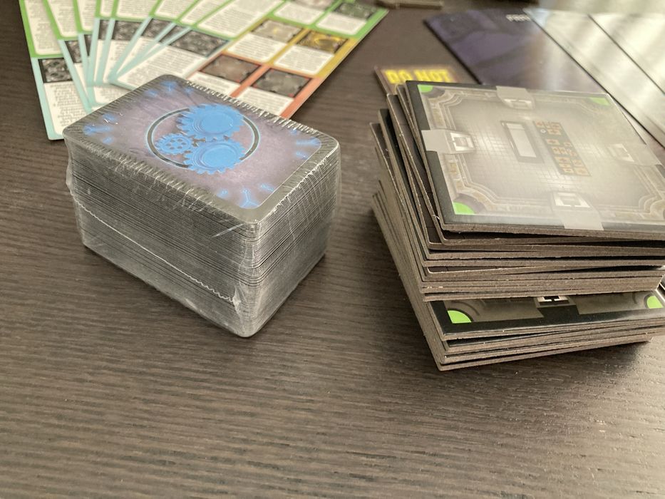 Pokoj 25 (+2 dodatki) gra planszowa