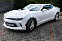 Chevrolet Camaro białe, piękne, eleganckie