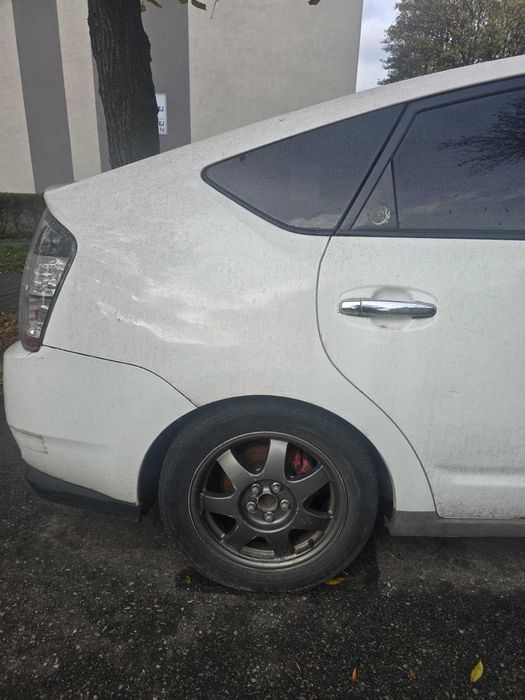 Toyota Prius 2006 LPG – uszkodzony blok silnika 2 cm – silnik sprawny