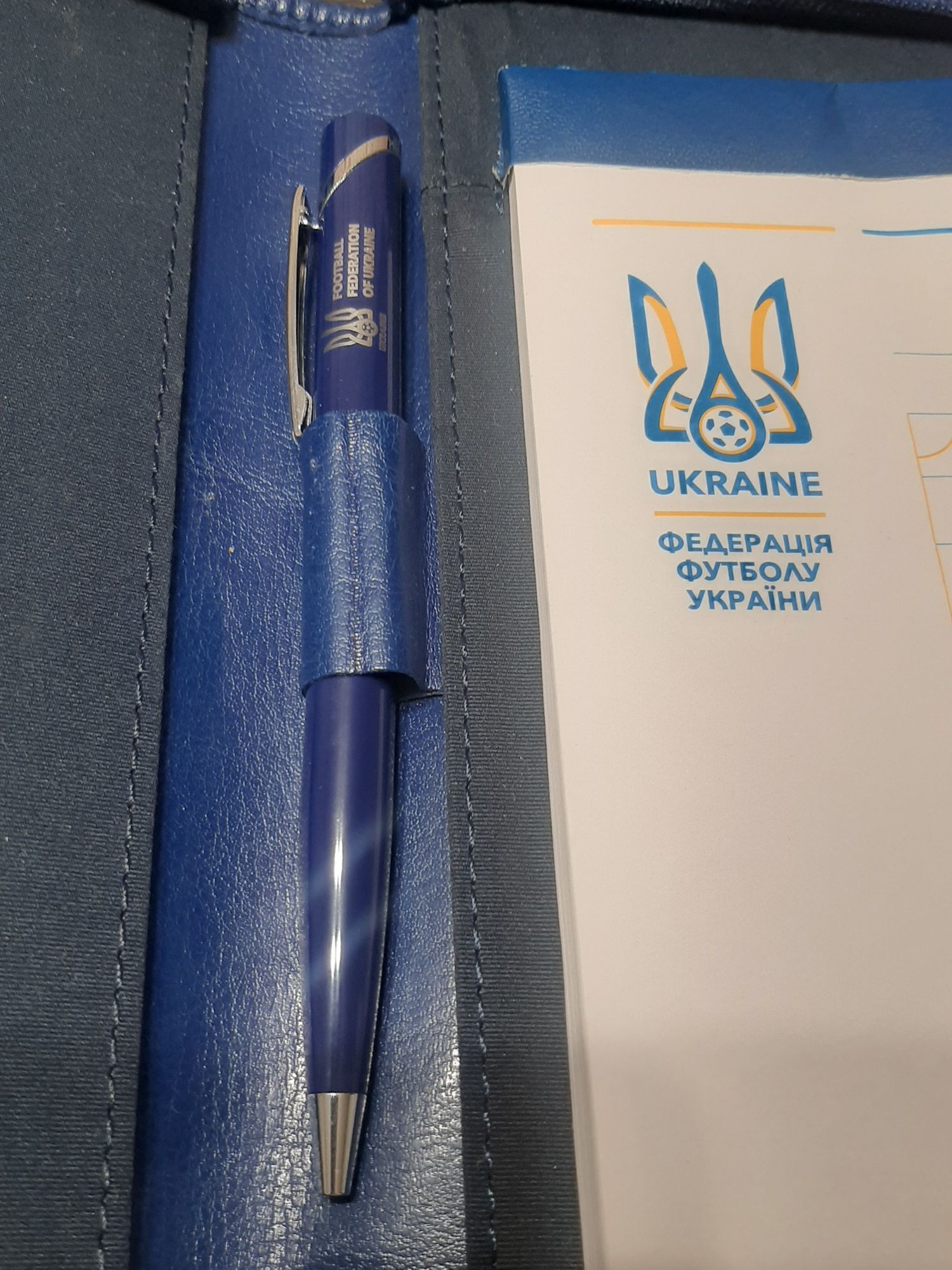 Папка для бумаг Украина Федерация Футбола. Блакнот. Ежедневник