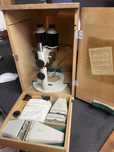 microscópio antigo