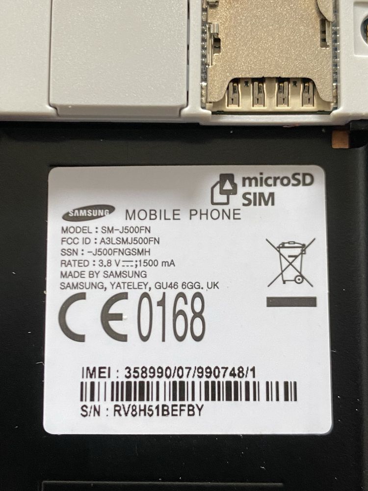 Телефон Samsung Galaxy J5