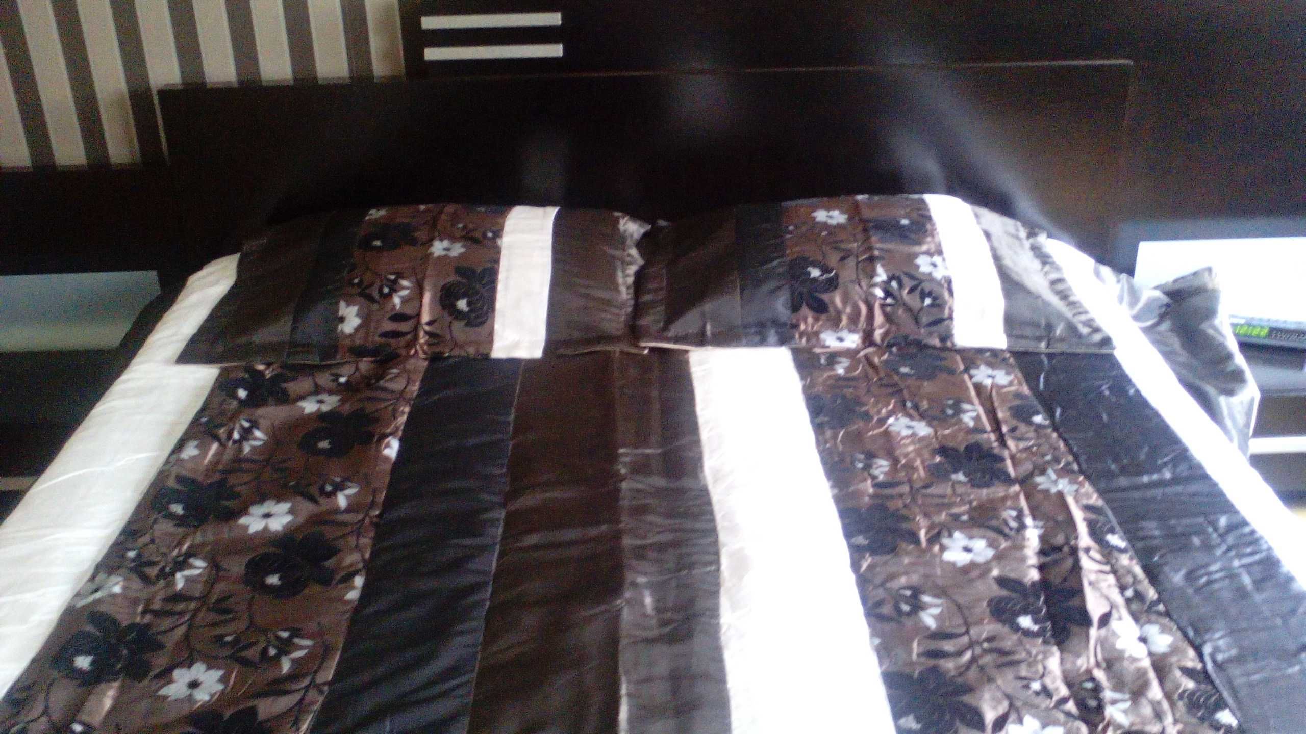 Cama de casal cor wengue