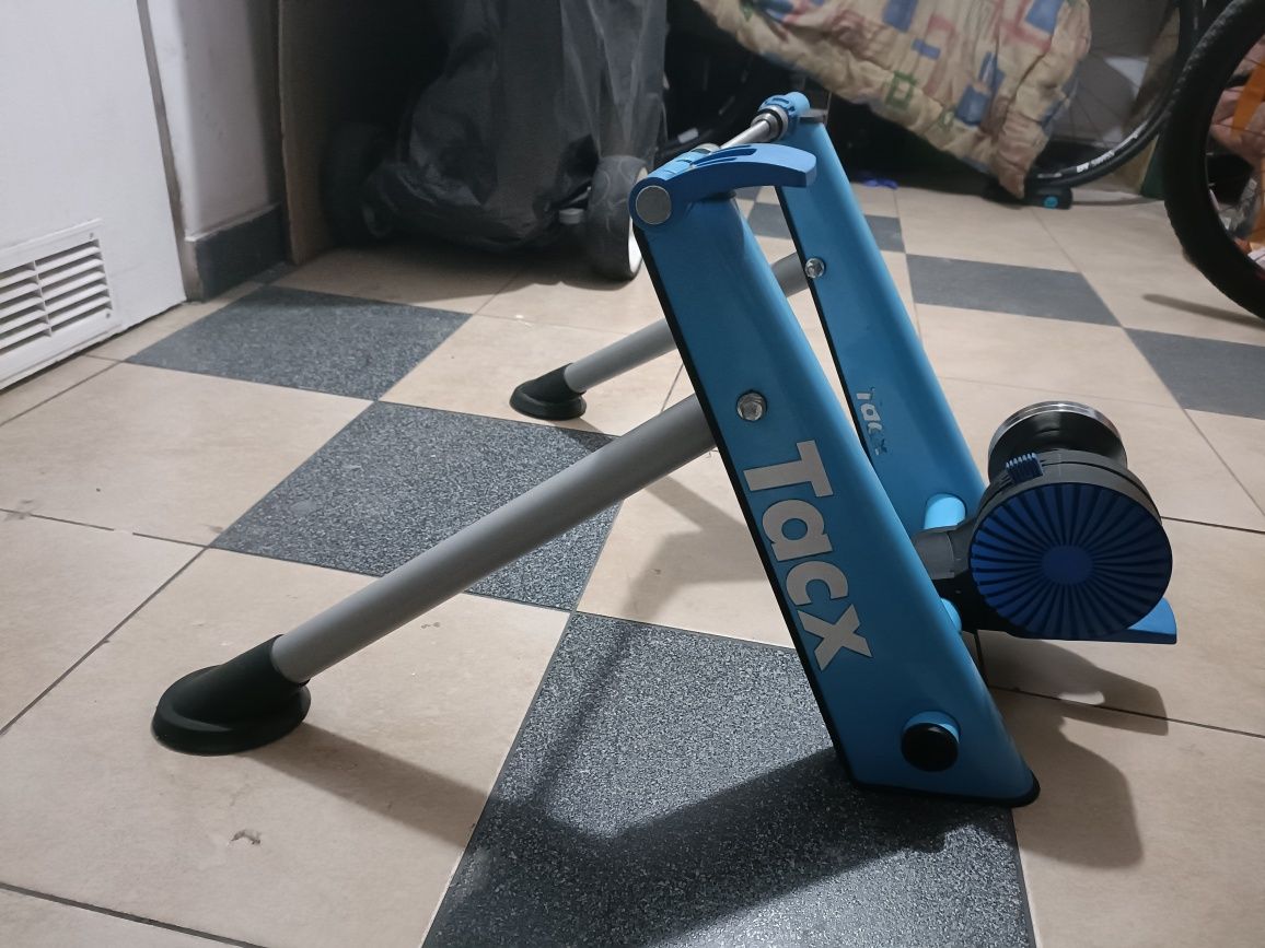 Trenażer Tacx Blue Twist T2675