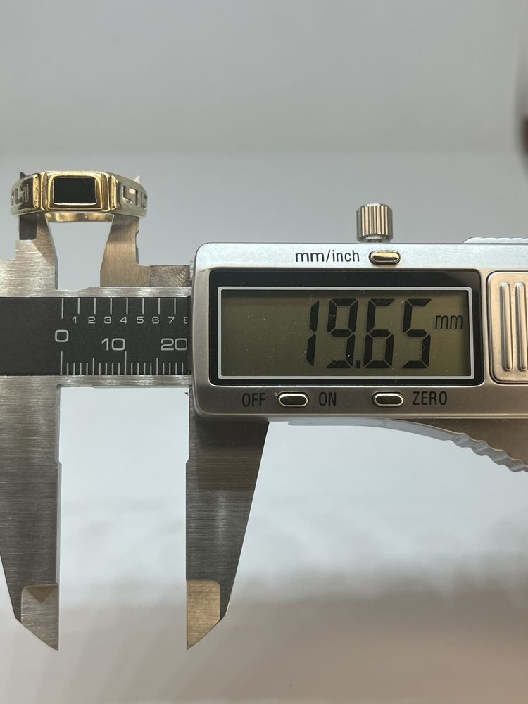 Золота печатка 3.24 г.