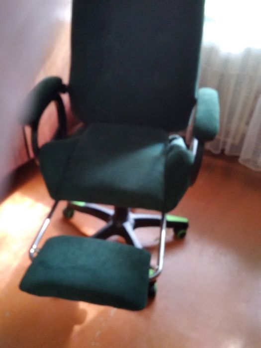 Кресло руководителя новый материал в рабочем состоянии