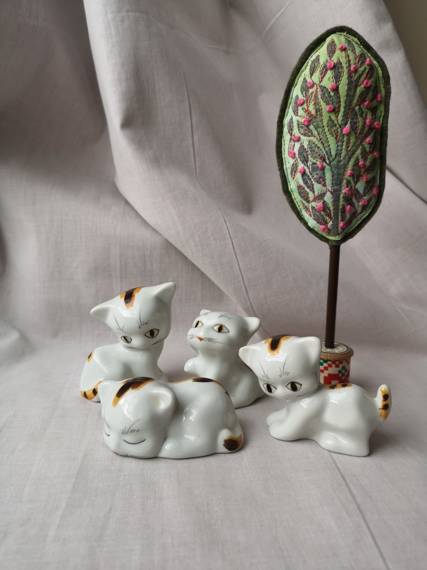 Koty porcelanowe rodzinka 4