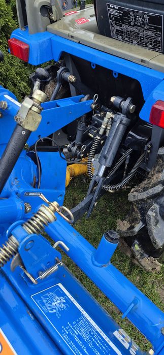 Japoński traktorek ISEKI SIAL 153 z glebogryzarką i plugiem