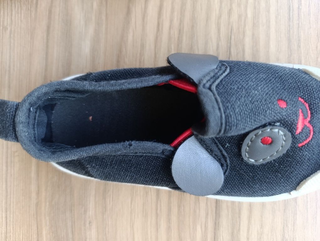Trampki, kapcie dziecięce, roz. 23