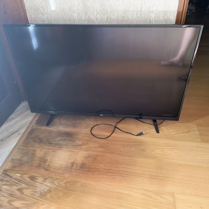 TV LG 49" para peças – Placa, fonte, carcaça – Painel com defeito