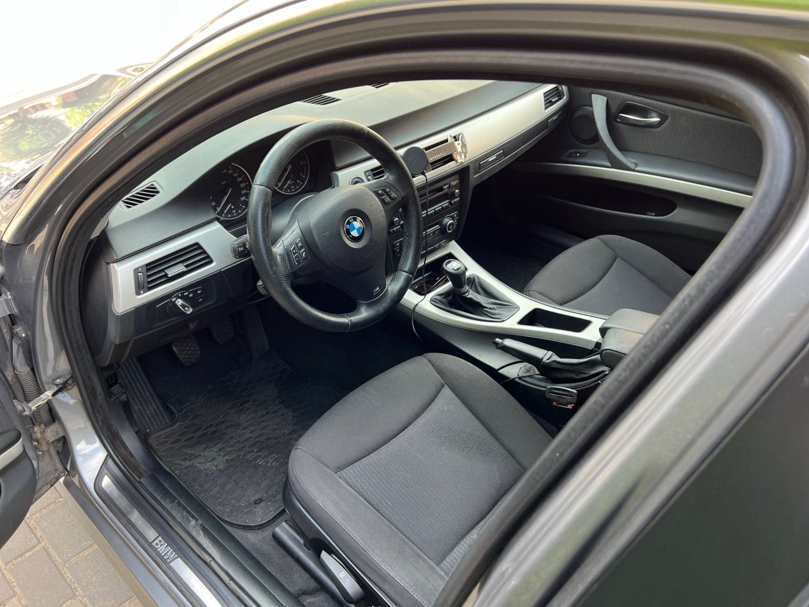 BMW E91 LCI 143km Bi-xenon Grzane fotele Serwisowany DOINWESTOWANA!
