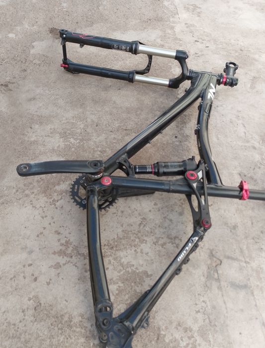 Продам фреймсет norco fluid+ rock shox sector