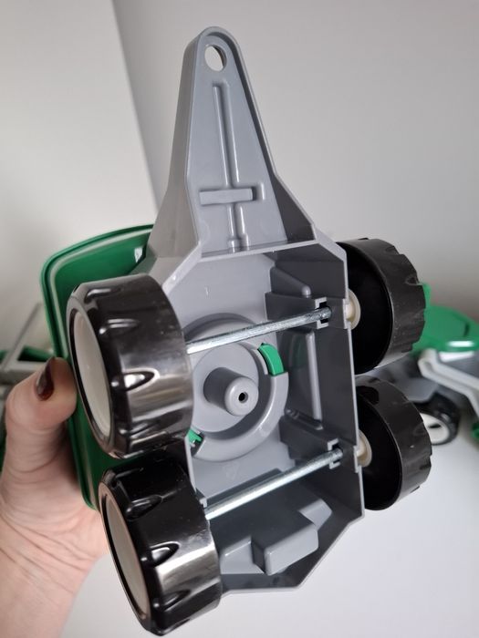 Zestaw traktor, cysterna, wywrotka, koparka, widlak