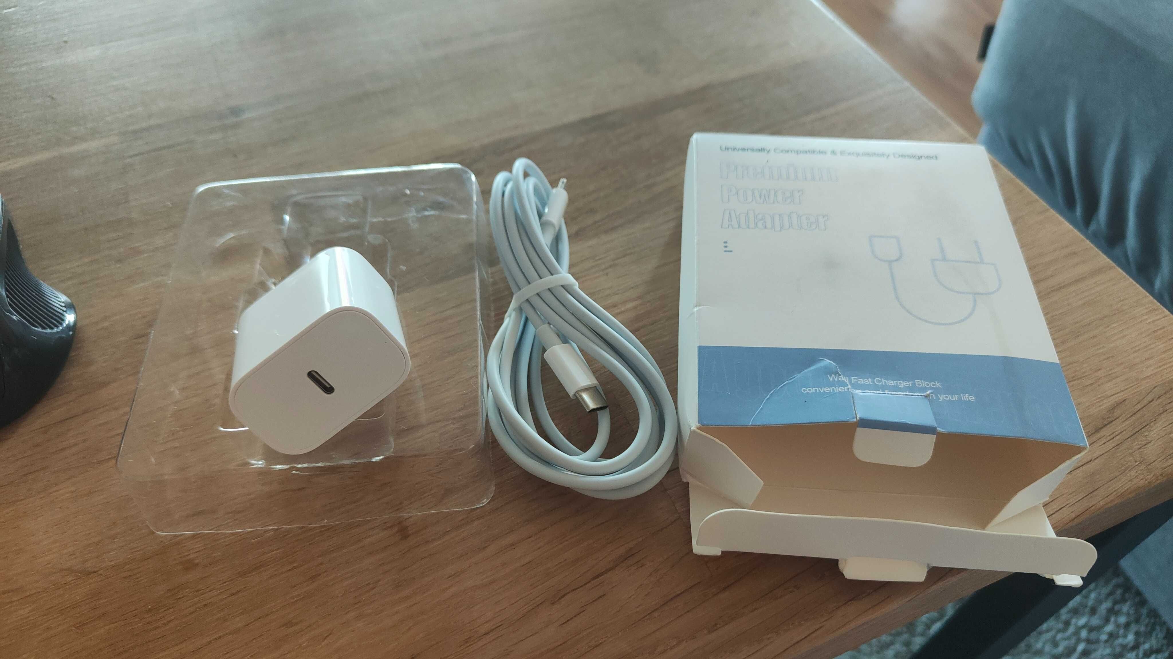 Szybka ładowarka power adapter 20W USB C do iPhone iPad Lightning