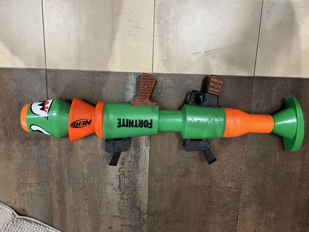 Hasbro Nerf Fortnite Rusty Rocket wyrzutnia pistolet