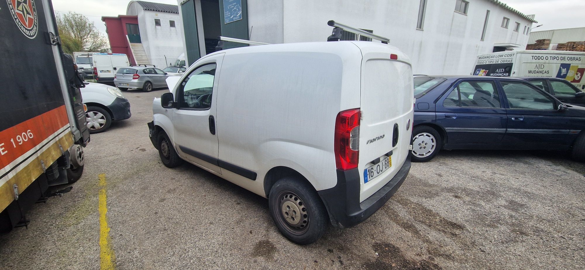 Fiat fiorino acidentado