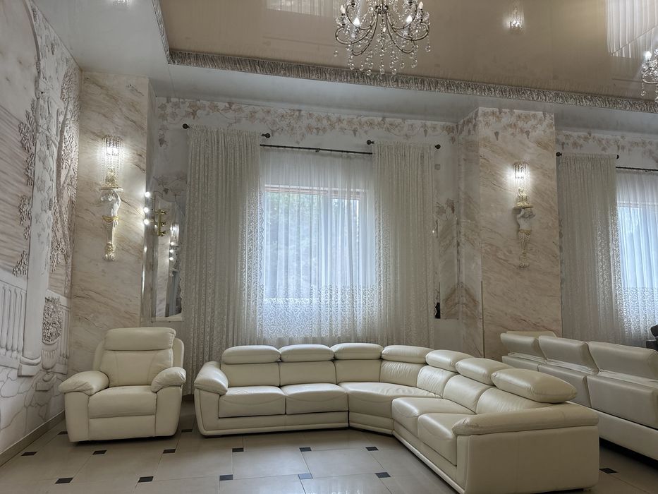 Розкішний кутовий шкіряний диван з механічним кріслом з Німеччини