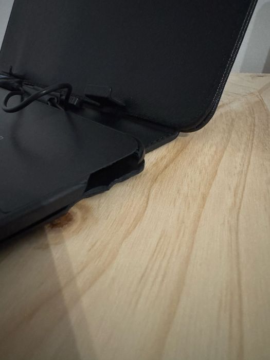 Capa com teclado para Tablet