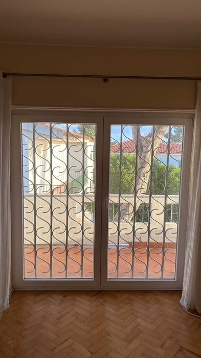 Caixilharias e estores como NOVOS