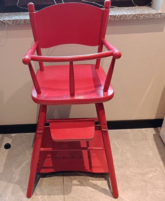 Drewniane krzesło do karmienia prl