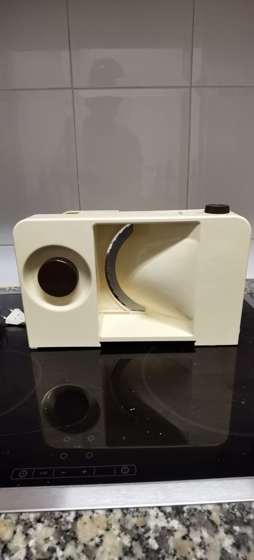 Máquina de Cortar Queijo e Fiambre Elétrica – Antiga, Limpa e em Ótimo