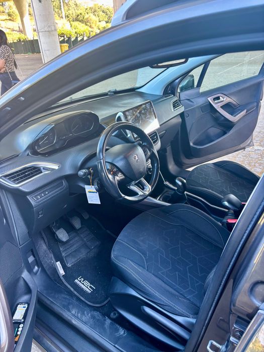 PEUGEOT 2008 puretch