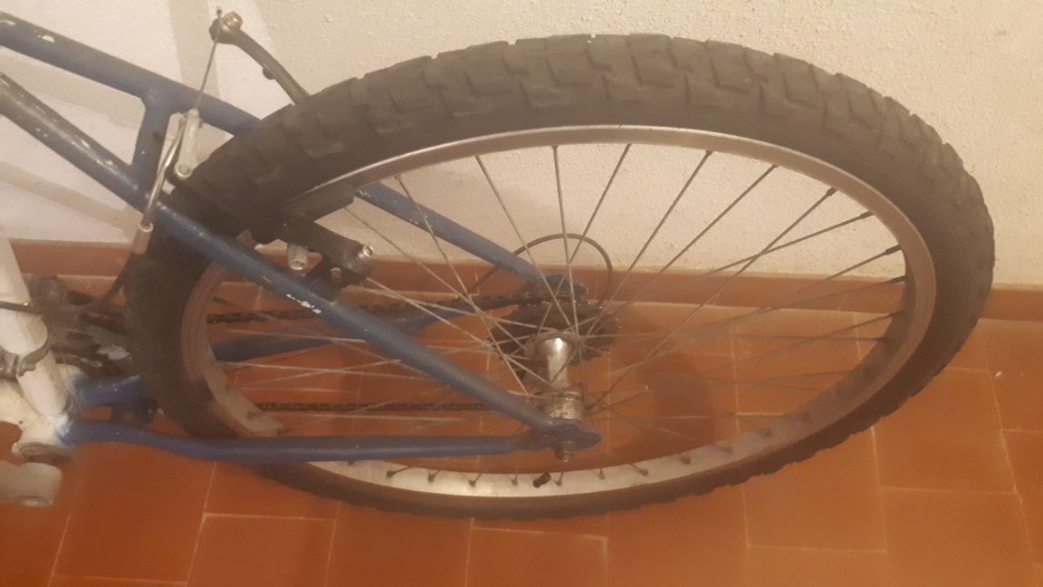 Bicicleta usada para venda