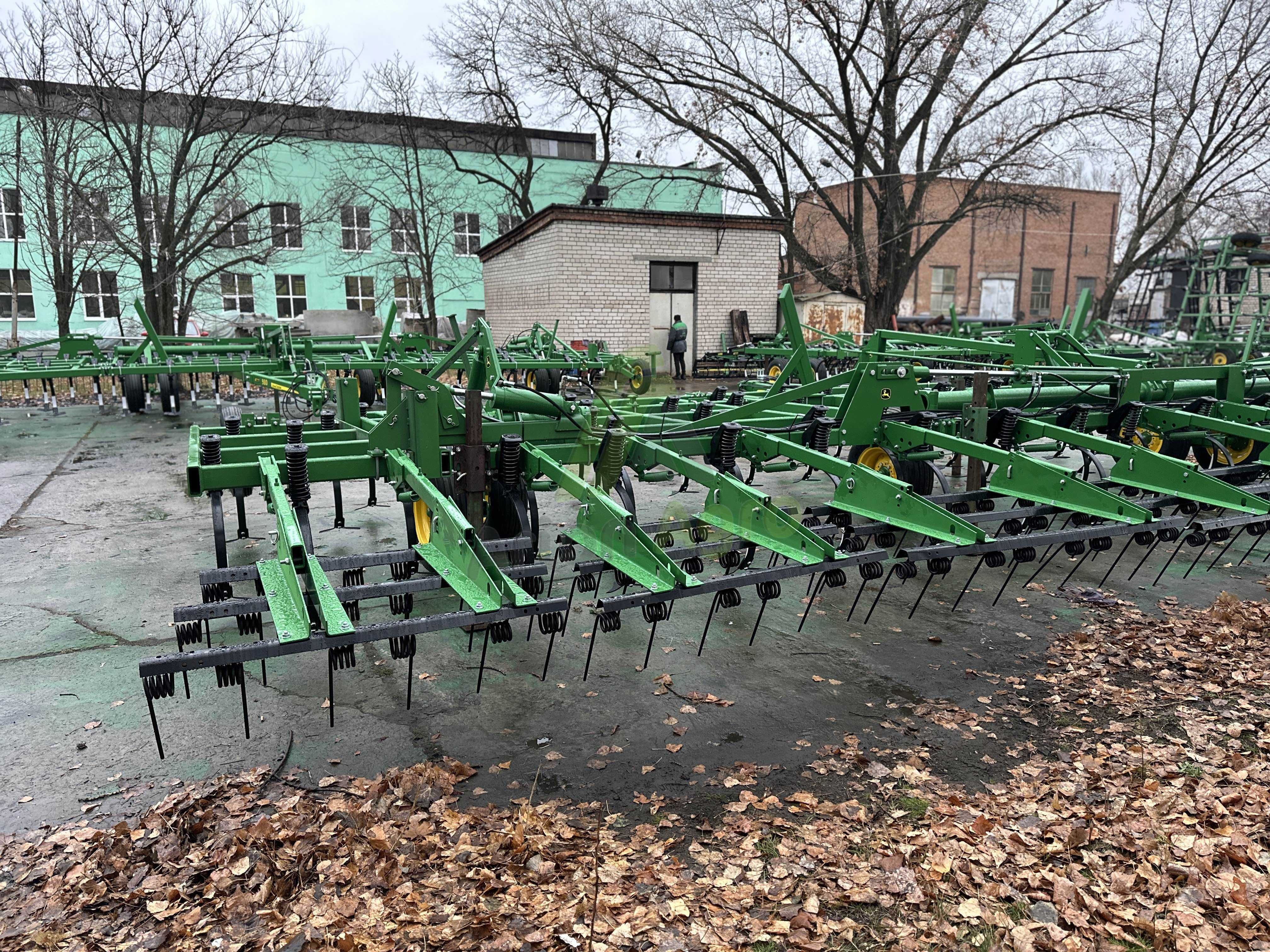 Культиватор Джон Дір 980 John Deere шириною 13 метрів