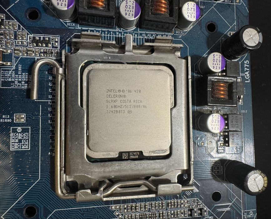 Материнская Плата Gigabyte s775 + Процессор + RAM 2GB DDR2