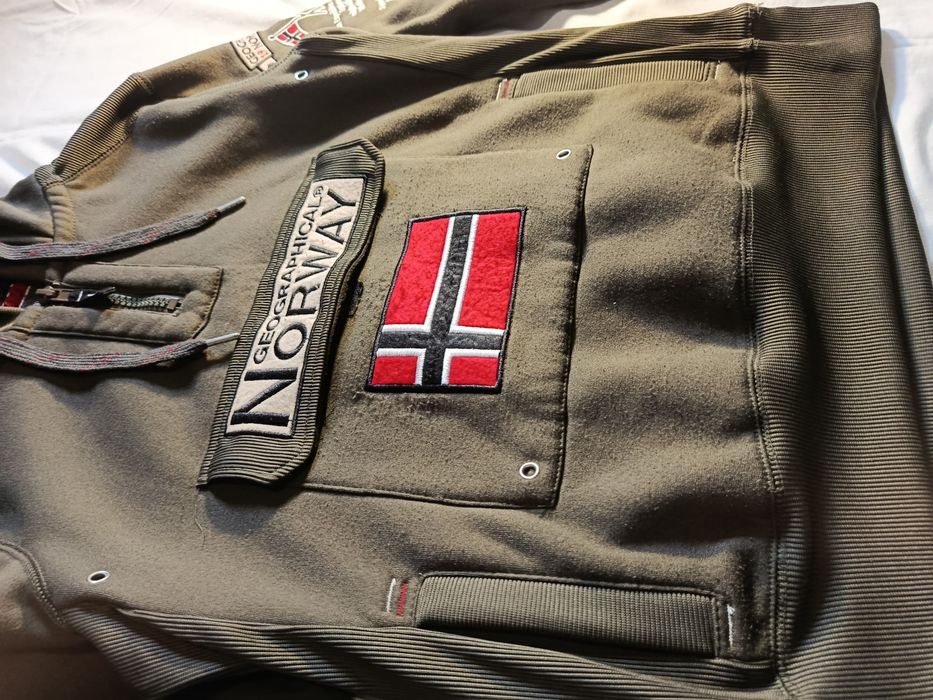 Geographical Norway Expedition Hoodie (L)

тепла оливкова худі з вишив