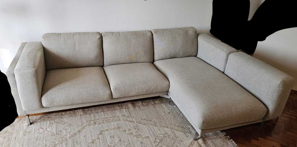Sofá com Chaise Longue – Conforto, Estilo e Espaço para a Sua Sala