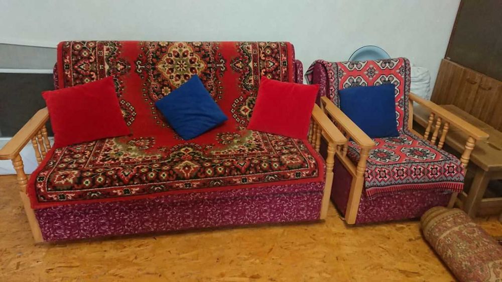 Комплект меблів диван-ліжко та два крісла