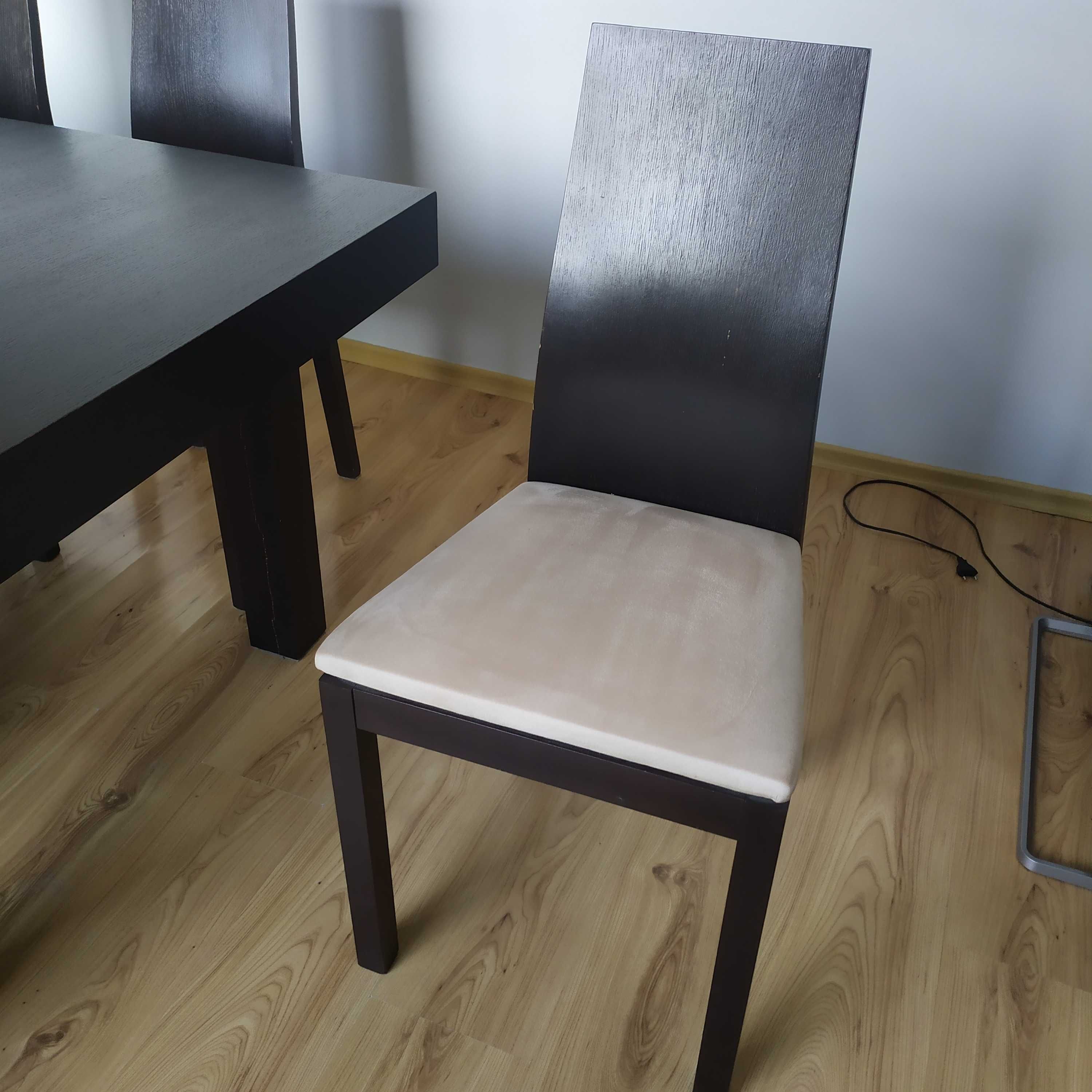 Stół i 6 krzeseł - komplet