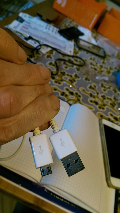 Apple- przewód USB męski- micro USB męski, ok. 100 cm;