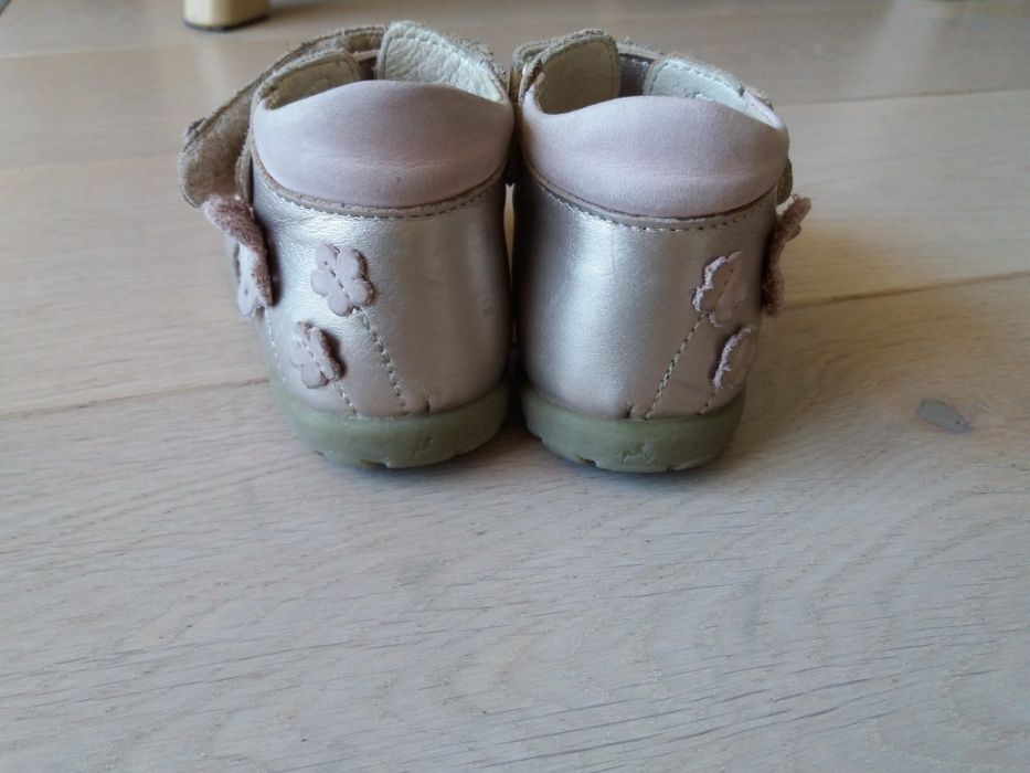 Buty sandałki dla dziewczynki Emel rozmiar 20