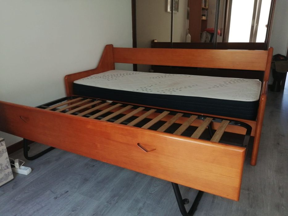 Sofá cama com colchão casal
