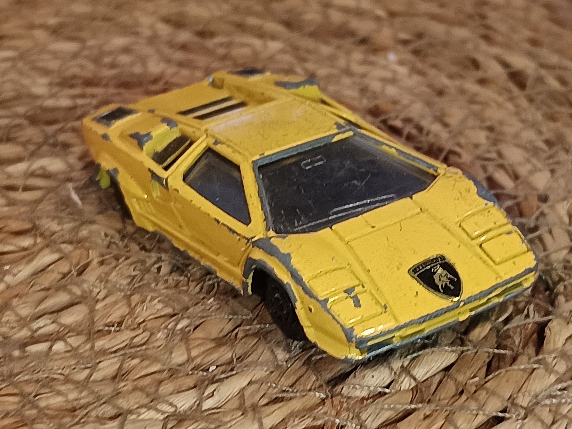 Stary vintage model samochodu Lamborghini McToy