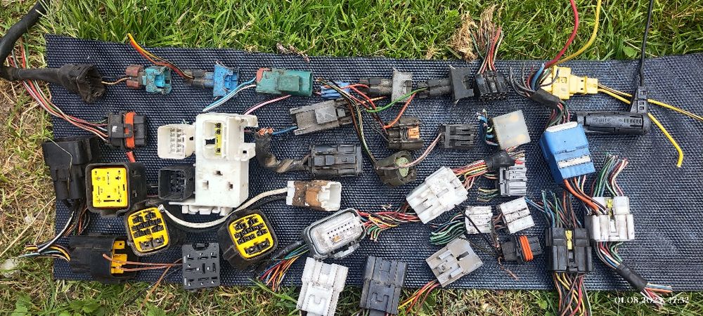 Роз'єми, електричні блоки, проводка авто,  релешки, Opel frontera B