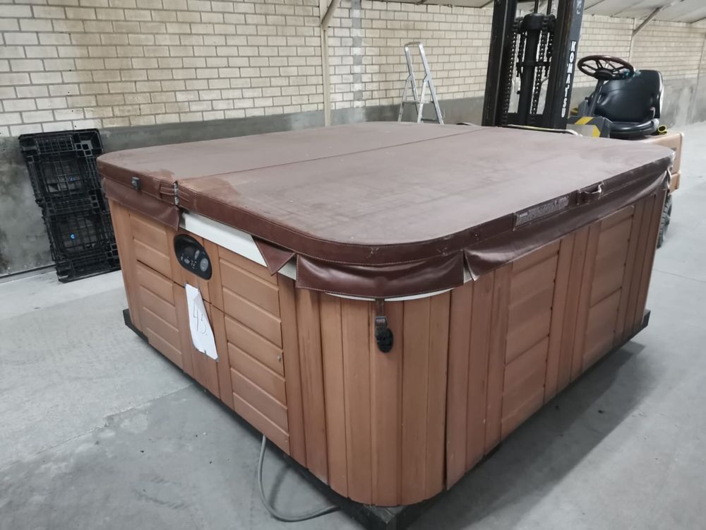Jacuzzi hotspring balia spa super cena outlet