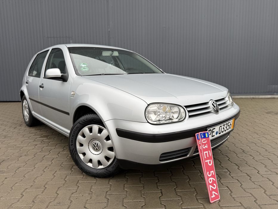 Volkswagen Golf  -2003 року