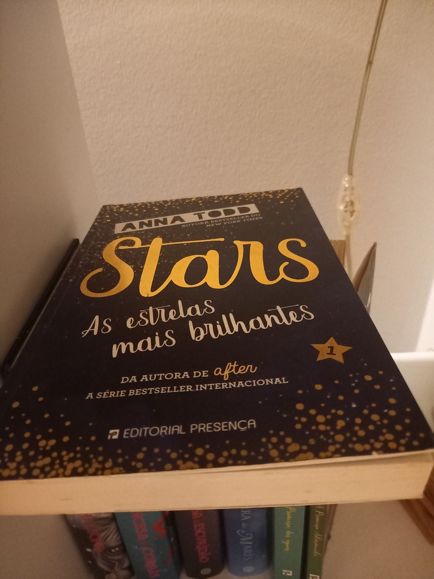 Livro As Estrelas Mais Brilhantes-Anna Todd