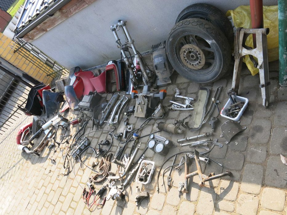 Lagi z kompletnym hamulcem Kawasaki GPZ 600R