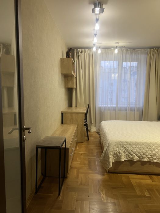 Продаж 3-х кімнатної квартири на Поділлі