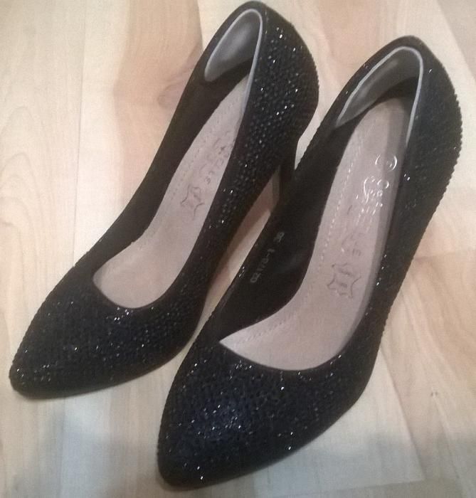 NOWE śliczne czarne czółenka z koralikami r.36