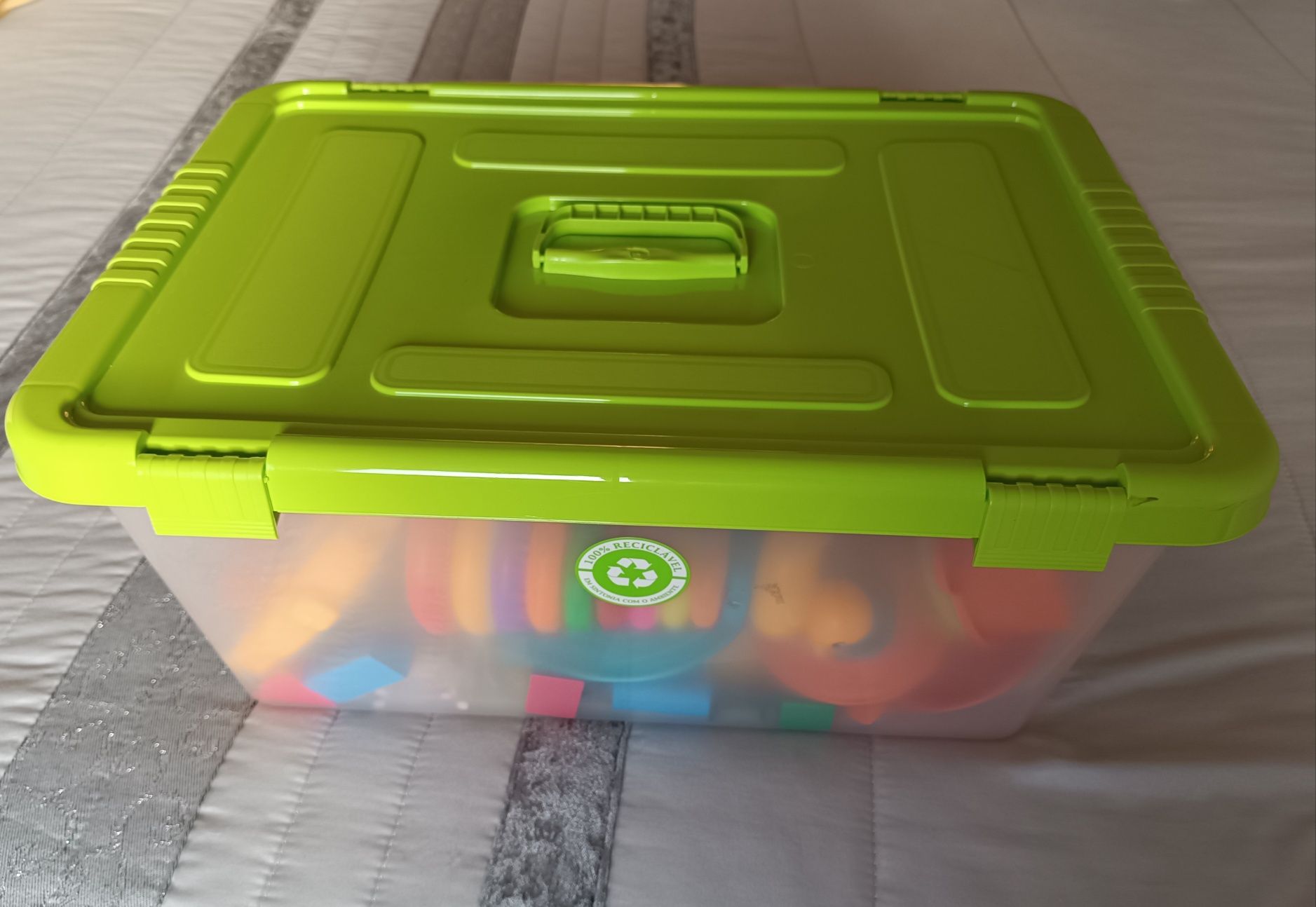 Caixa/mala de brinquedos para ludoterapia