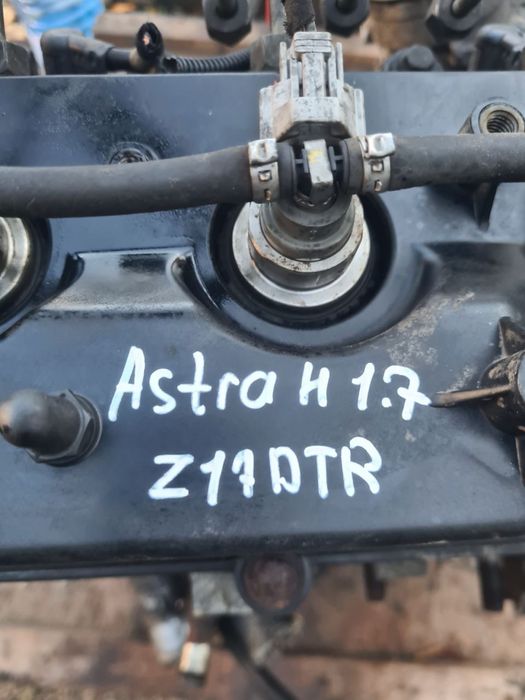 Мотор двигун Opel Astra H Zafira B 1.7 Опель Астра Зафіра Z17DTR