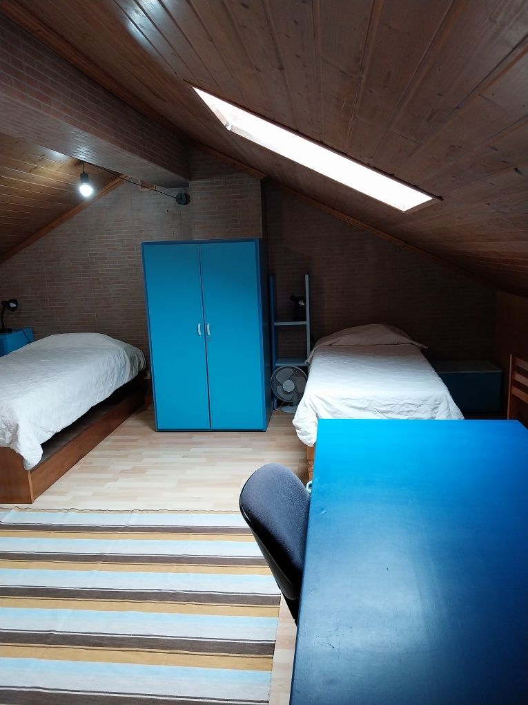 Quarto Duplo ou de casal em moradia - com muito espaço