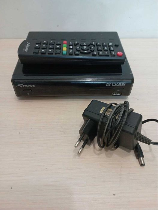 Цифровий ефірний ресивер DVB-T2 Strong STR 8502