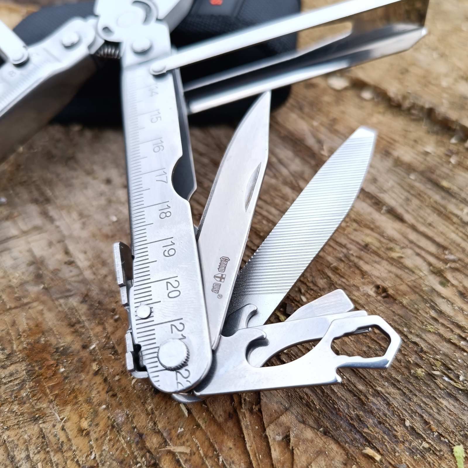 Мультитул 11 в 1 многофункційний Multitool