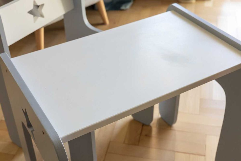 stolik biurko dziecięce z krzesłem